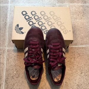 Women’s Adidas Samba OG Maroon Sneakers with Cream Stripes. US7.5